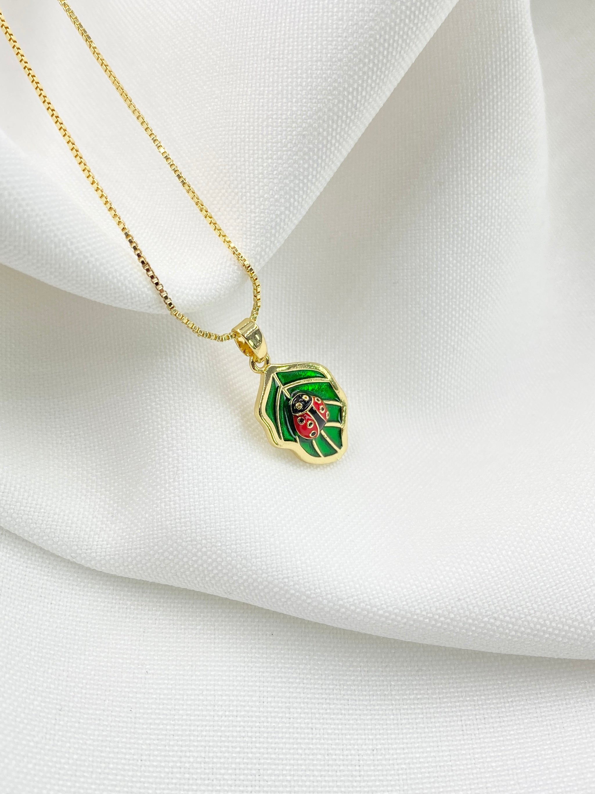 Collar mariquita