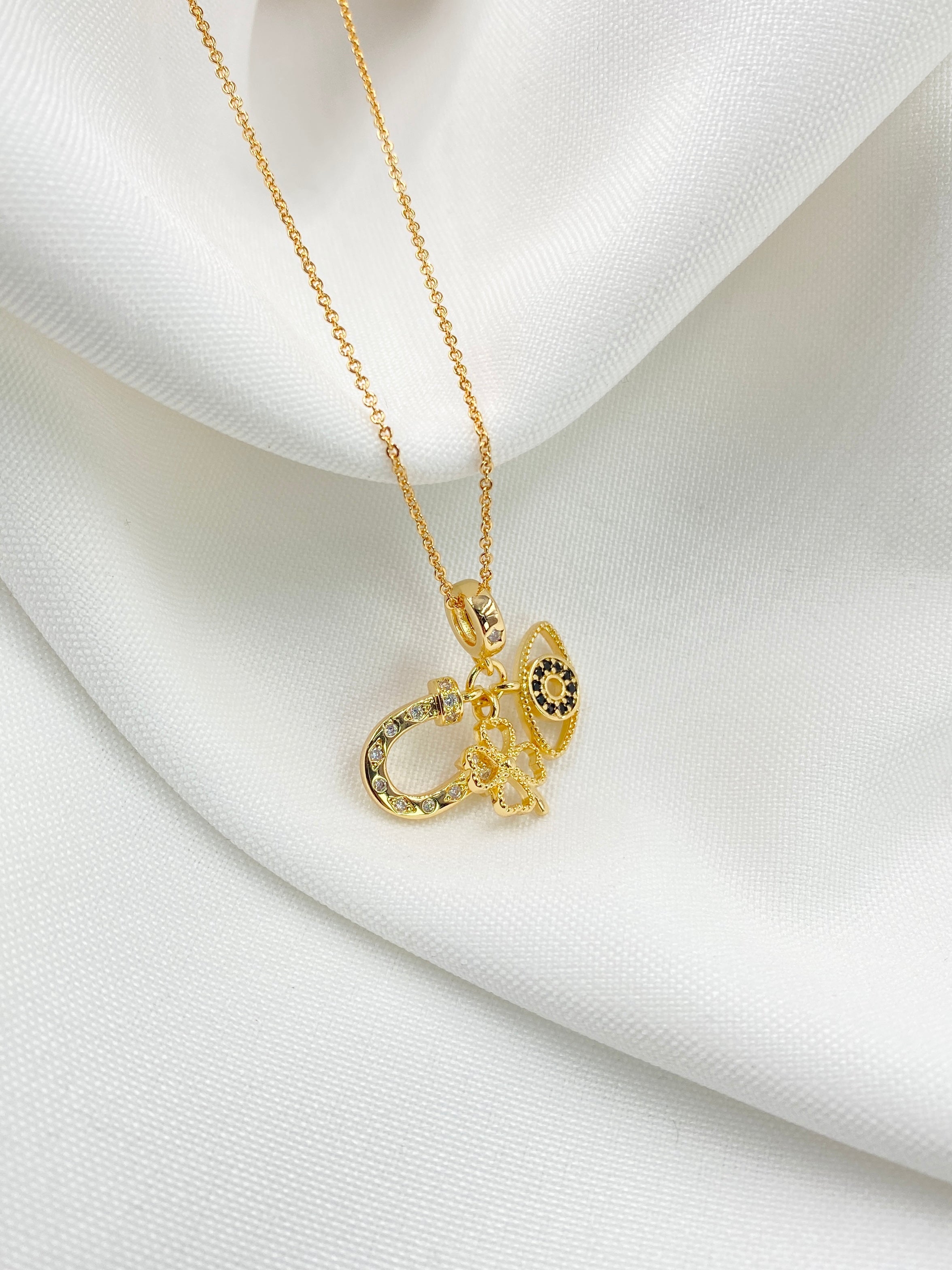 Collar trébol