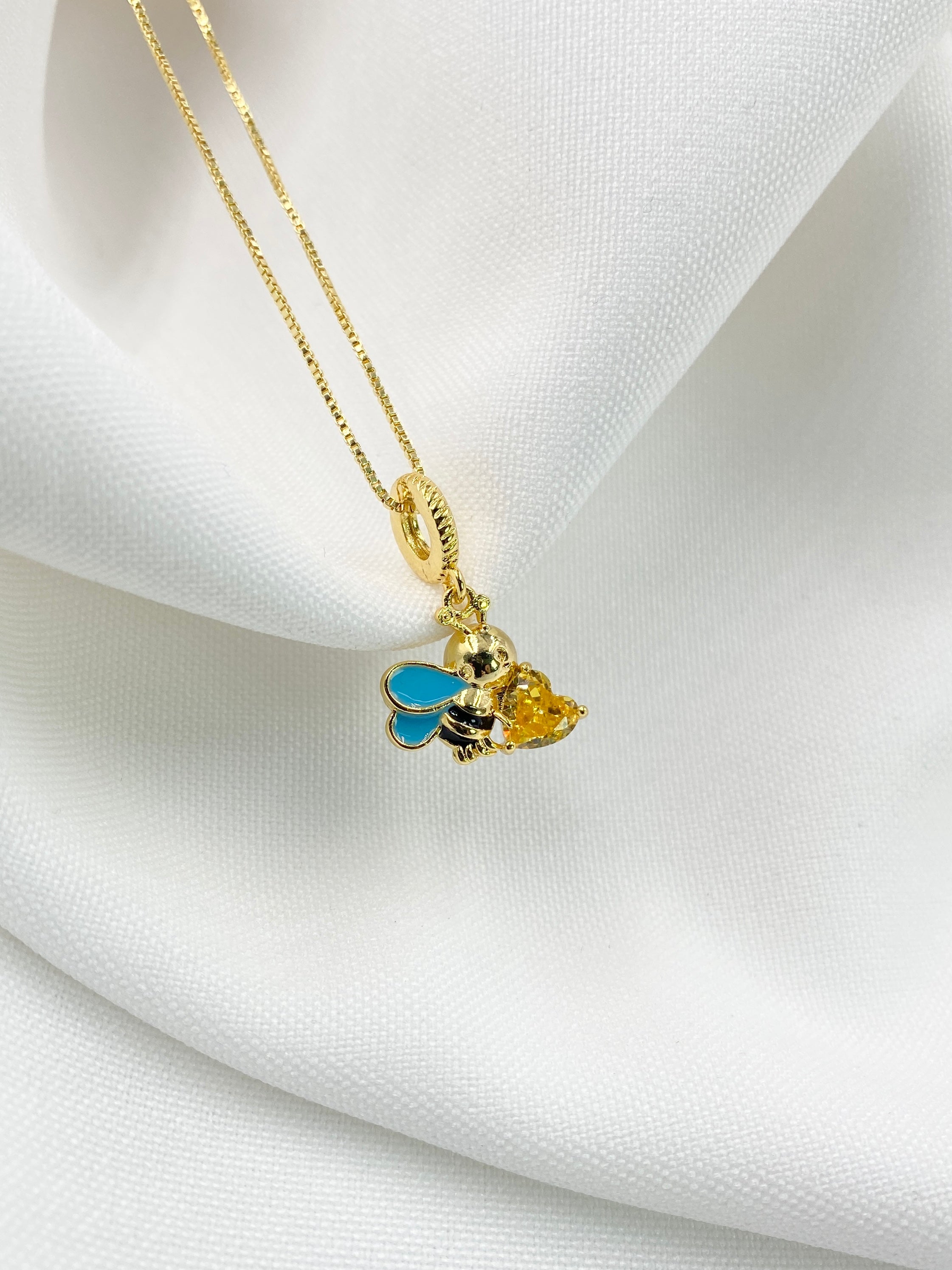 Collar abejita