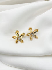 Arete topo flor dorada