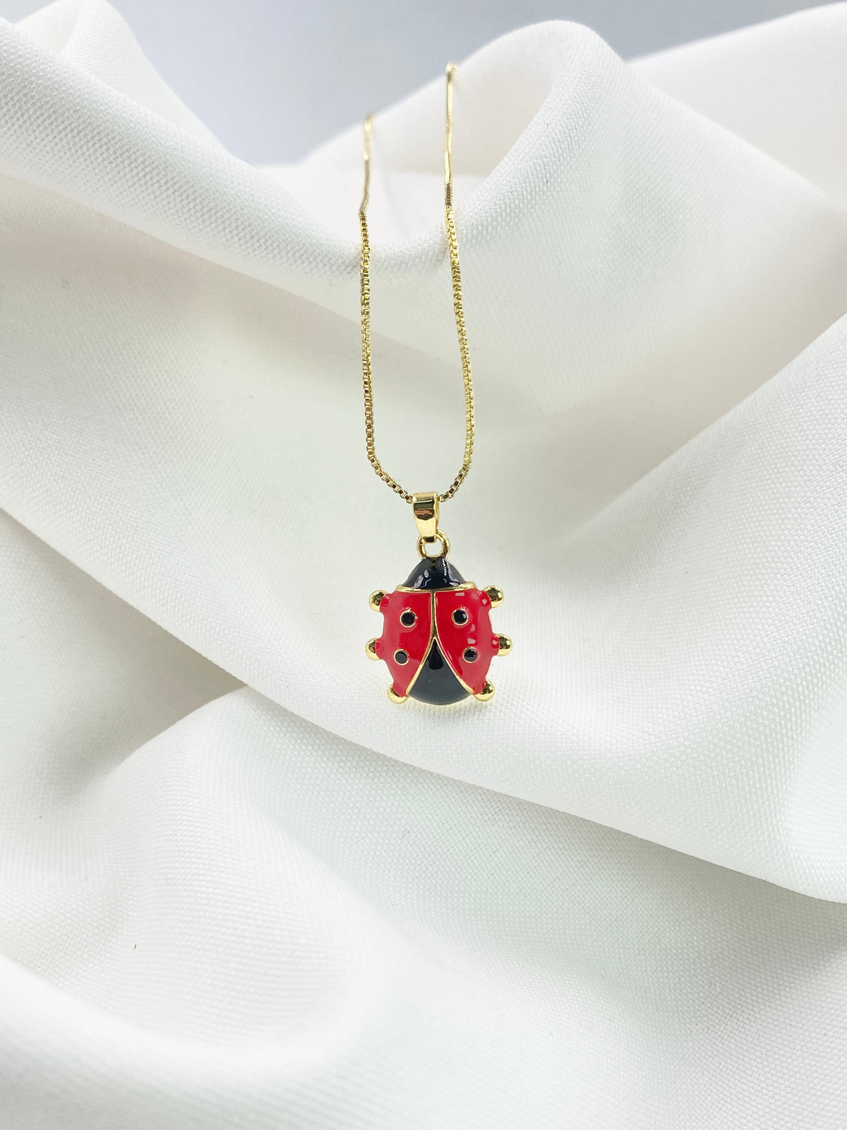 Collar mariquita