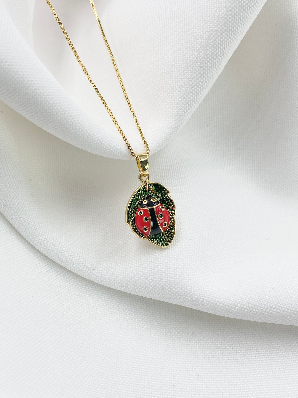 Collar mariquita