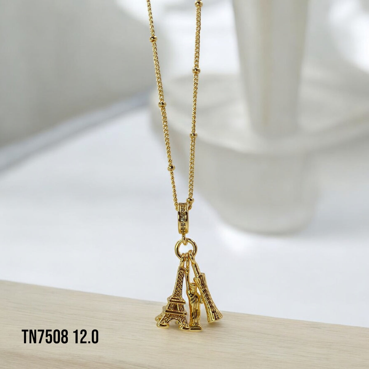 Collar Golden Skyline