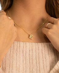 Collar Inicial E circón