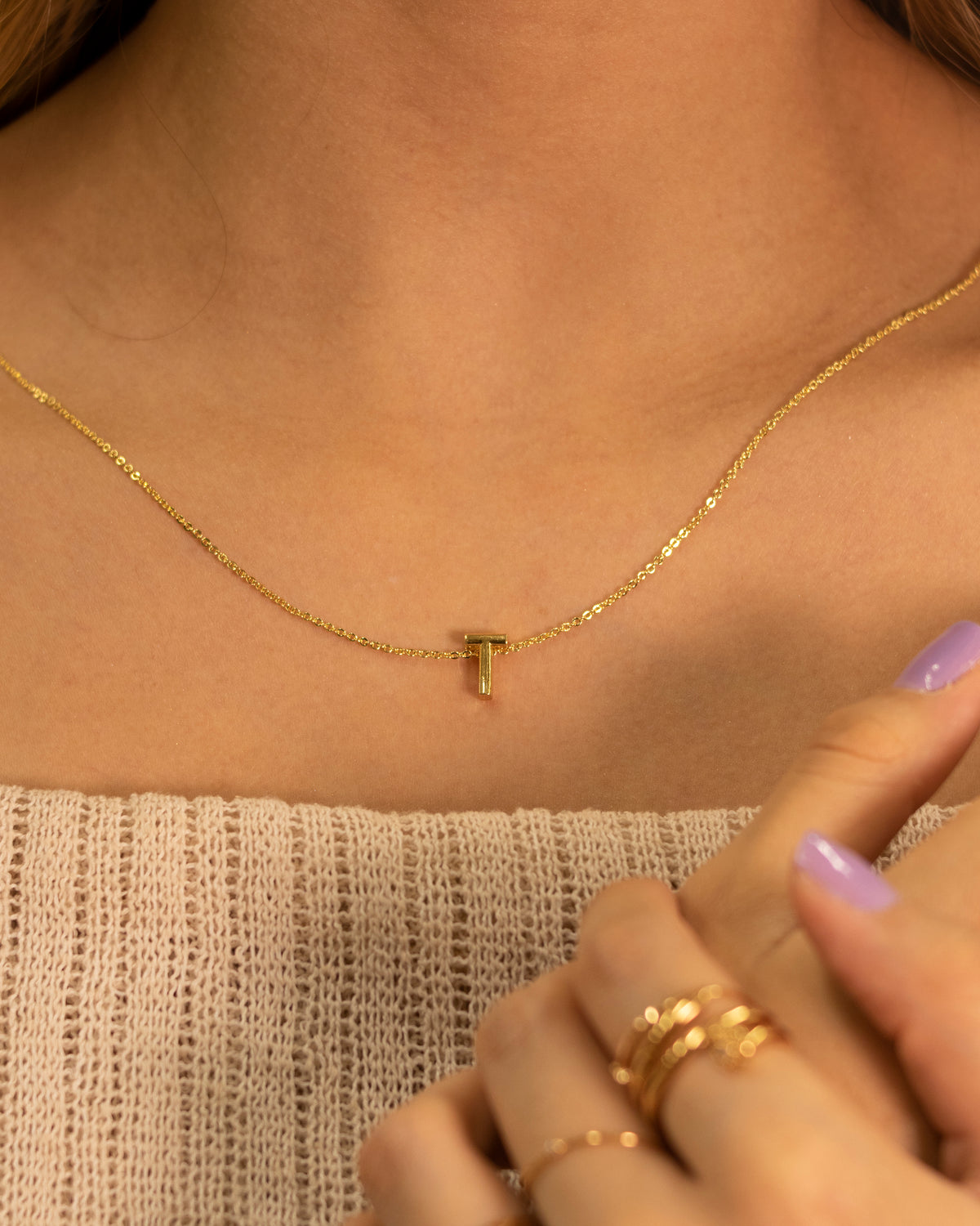 Collar Inicial T lisa