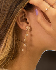 Arete Largo Flor Gotas