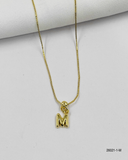 Collar letra M