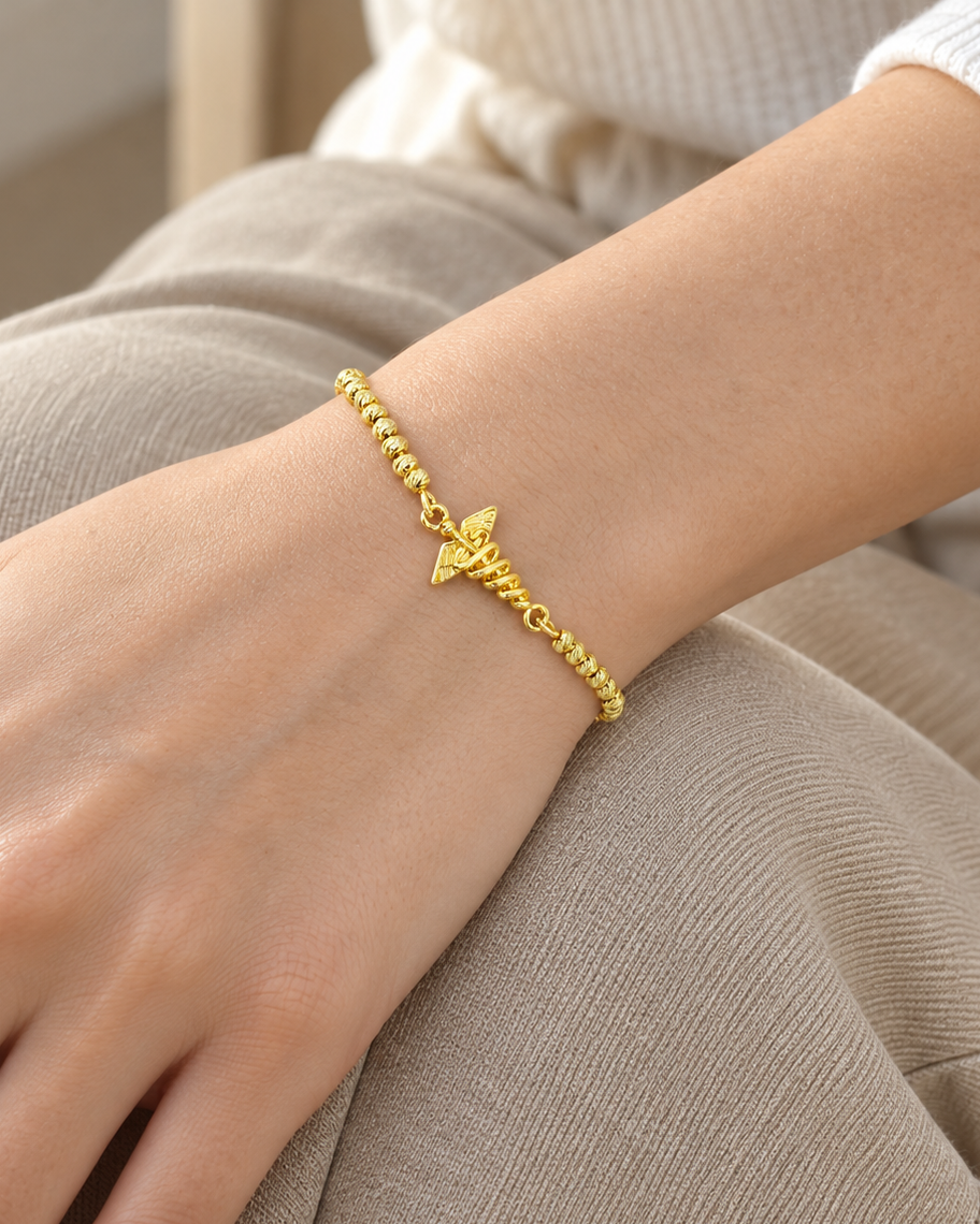 Pulsera Mariposa mini — Balines 3 mm en muñeca